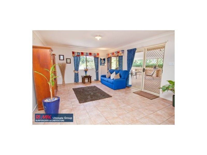 8 Aidan Crescent, Elimbah QLD 4516