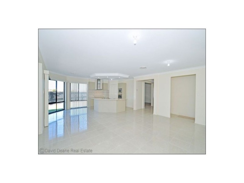 23 Eaton Close, North Lakes QLD 4509