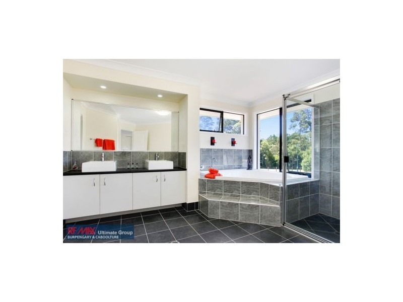 18 Hideaway Close, Narangba QLD 4504