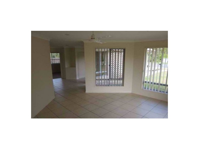 2 Bora Place, Sandstone Point QLD 4511