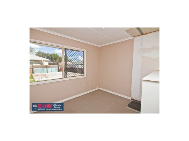 24 Gillian Street, Beachmere QLD 4510