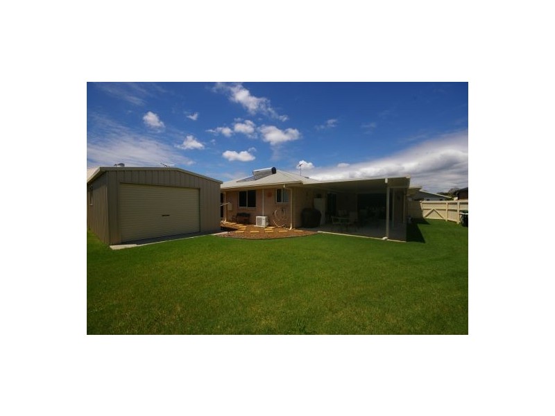 3 Dixon Court, Beachmere QLD 4510