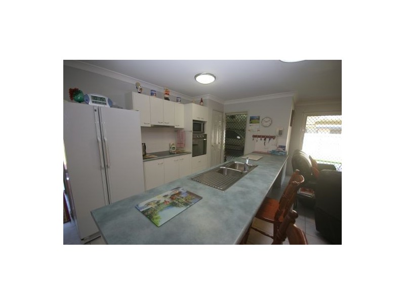 3 Dixon Court, Beachmere QLD 4510