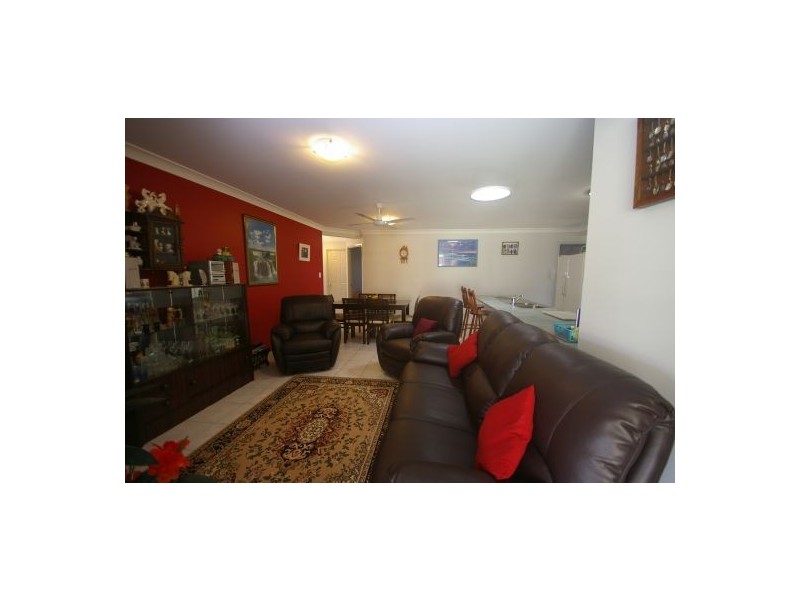 3 Dixon Court, Beachmere QLD 4510