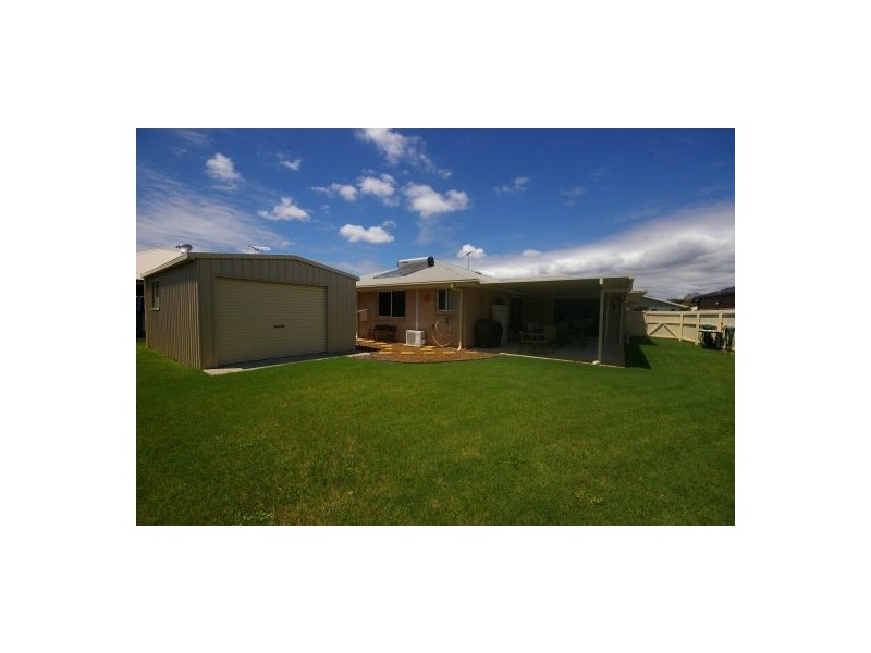 3 Dixon Court, Beachmere QLD 4510