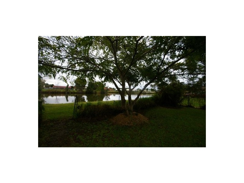 94 Biggs Ave, Beachmere QLD 4510