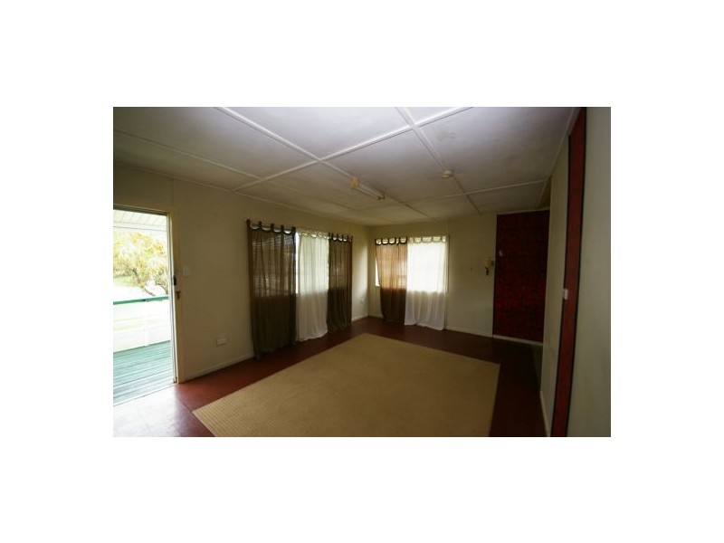 94 Biggs Ave, Beachmere QLD 4510