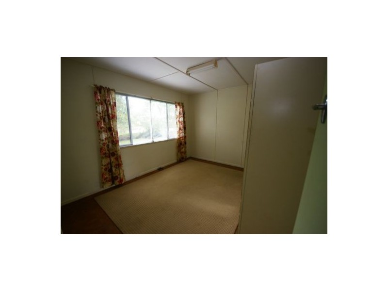 94 Biggs Ave, Beachmere QLD 4510