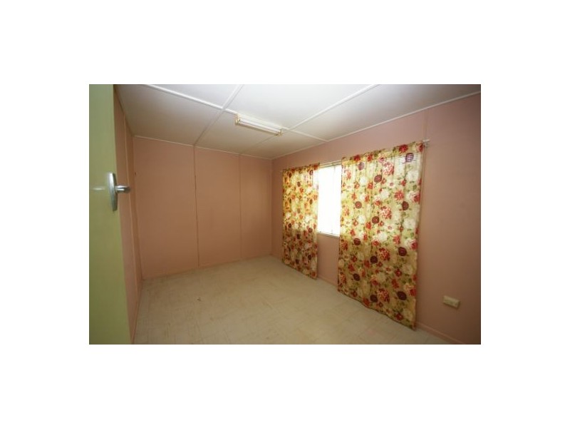 94 Biggs Ave, Beachmere QLD 4510