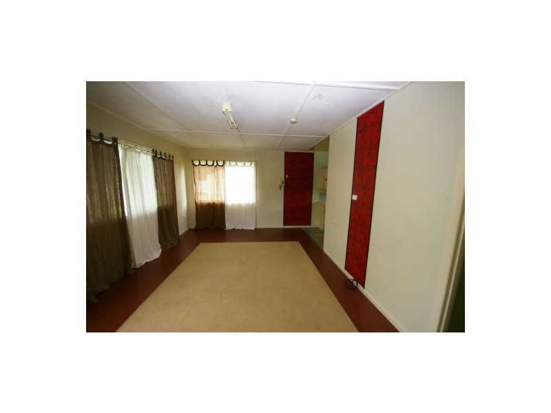 94 Biggs Ave, Beachmere QLD 4510