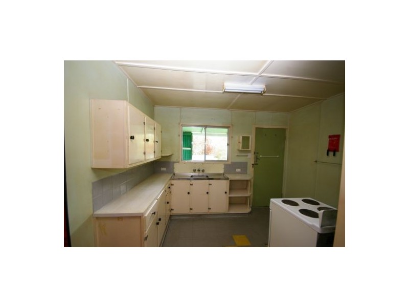 94 Biggs Ave, Beachmere QLD 4510