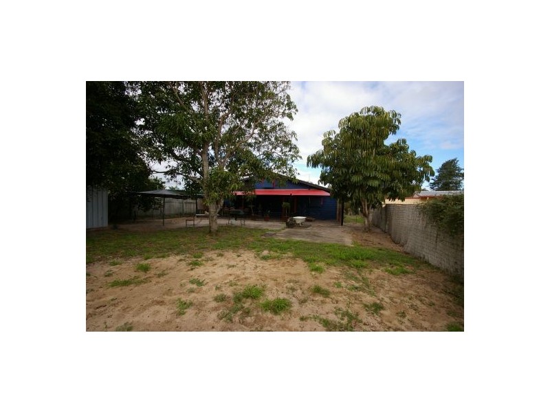 17 Dwyer Street, Beachmere QLD 4510