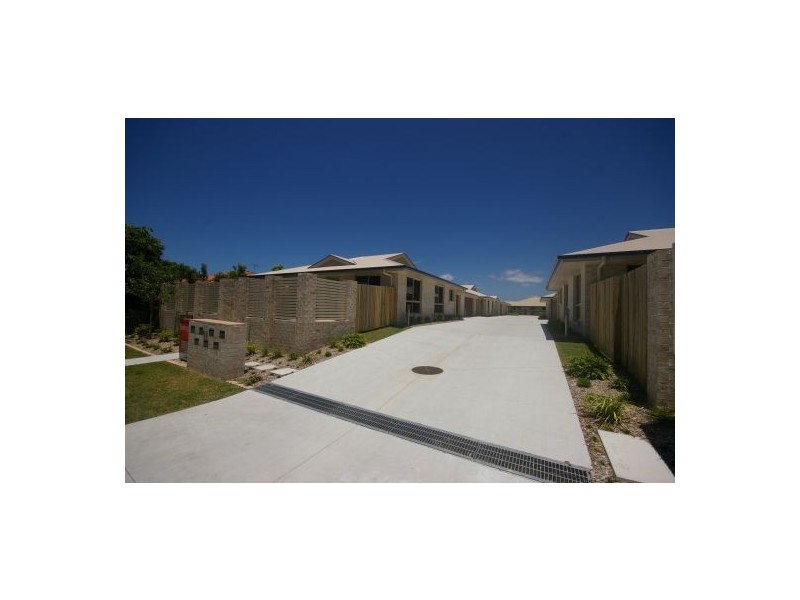 12 Second Ave, Beachmere QLD 4510