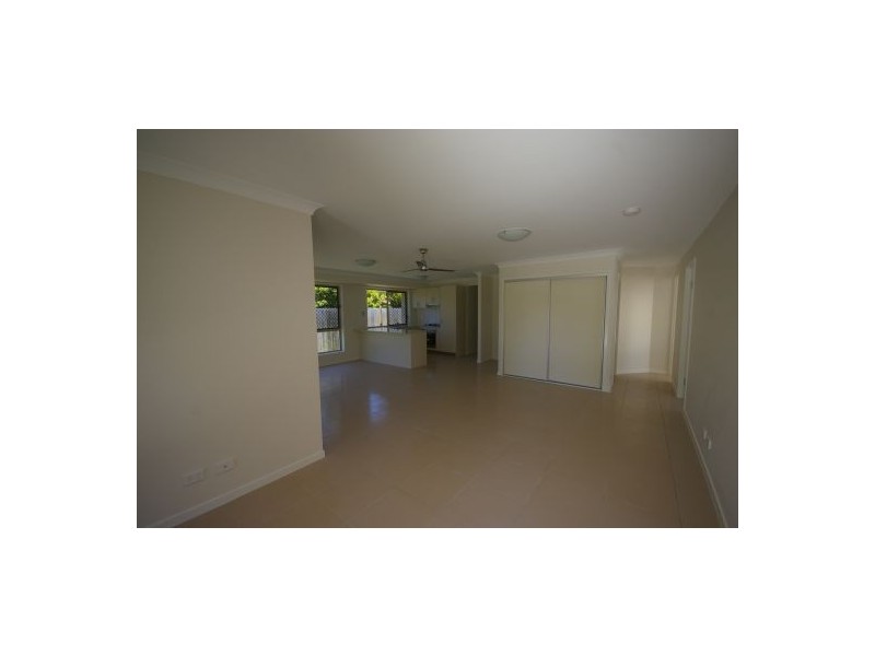 12 Second Ave, Beachmere QLD 4510
