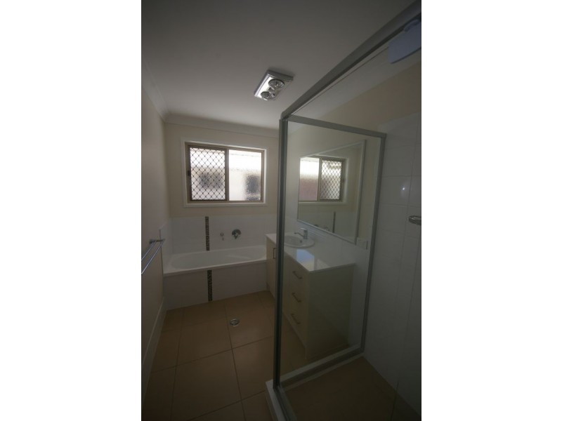 12 Second Ave, Beachmere QLD 4510