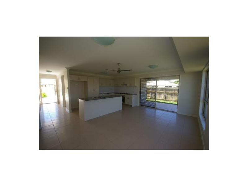 12 Second Ave, Beachmere QLD 4510