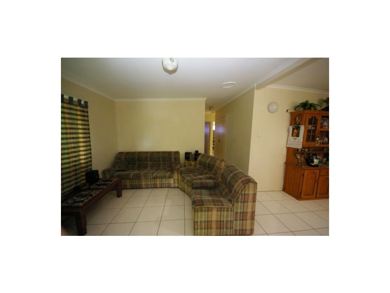 15 Dwyer Street, Beachmere QLD 4510