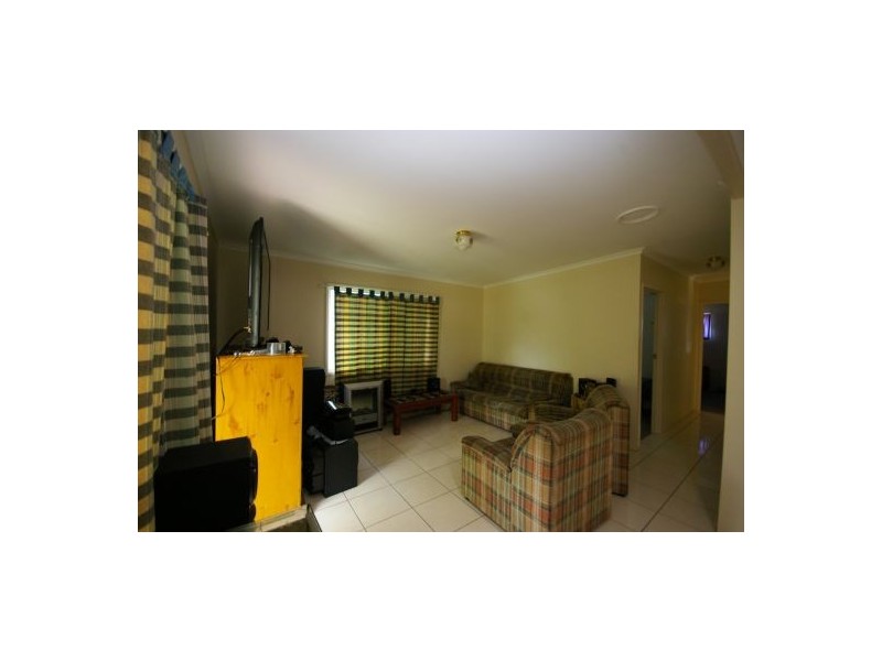 15 Dwyer Street, Beachmere QLD 4510