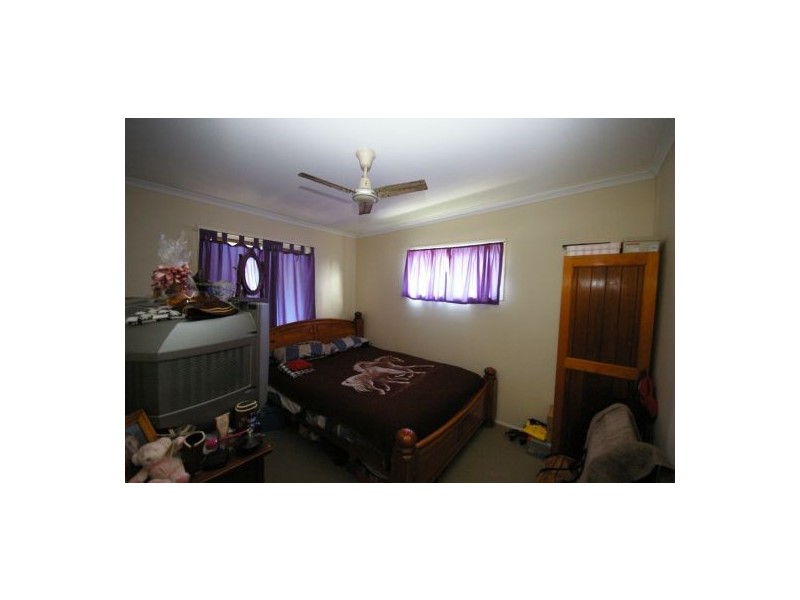 15 Dwyer Street, Beachmere QLD 4510