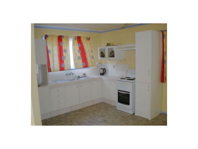 32 Dwyer Street, Beachmere QLD 4510