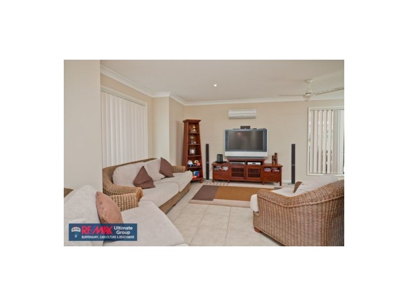 8 Wategoes Street, Sandstone Point QLD 4511