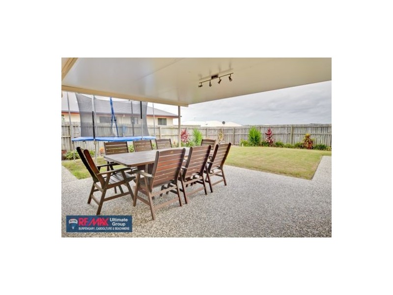 8 Wategoes Street, Sandstone Point QLD 4511