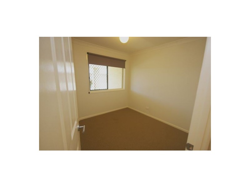Villa 5/3-5 Weeroona Ave, Beachmere QLD 4510