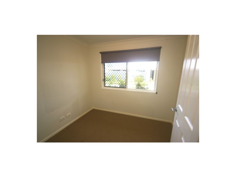 Villa 5/3-5 Weeroona Ave, Beachmere QLD 4510