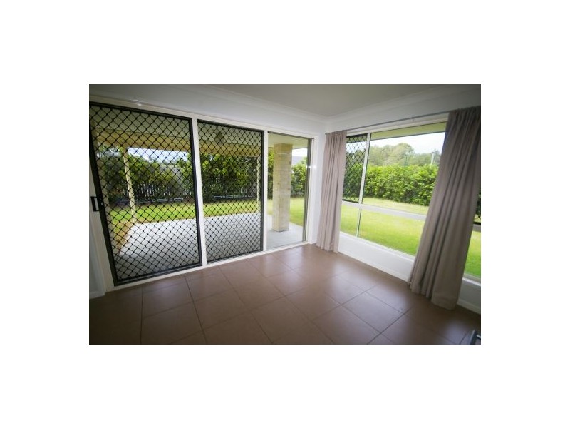 Villa 5/3-5 Weeroona Ave, Beachmere QLD 4510