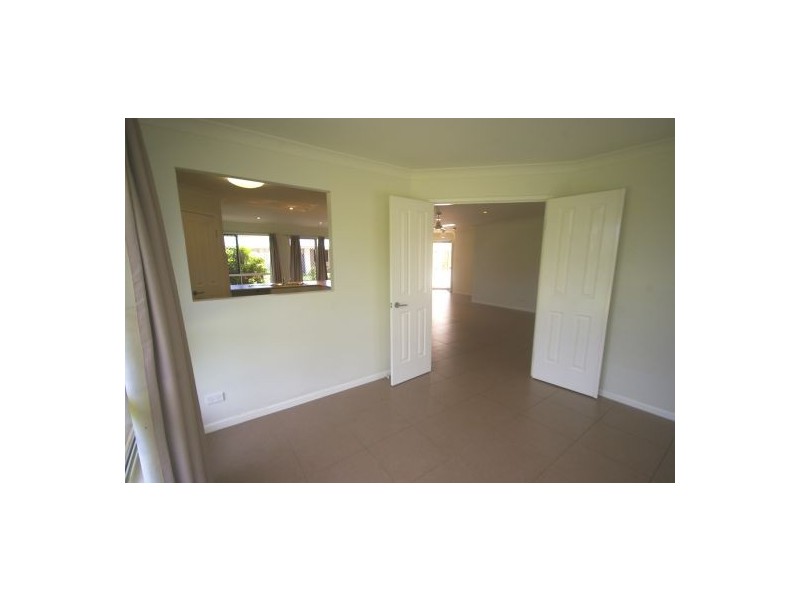 Villa 5/3-5 Weeroona Ave, Beachmere QLD 4510