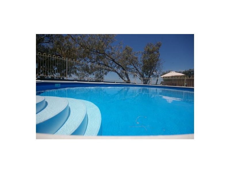 113 Biggs Ave, Beachmere QLD 4510