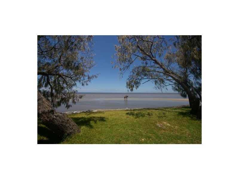 113 Biggs Ave, Beachmere QLD 4510