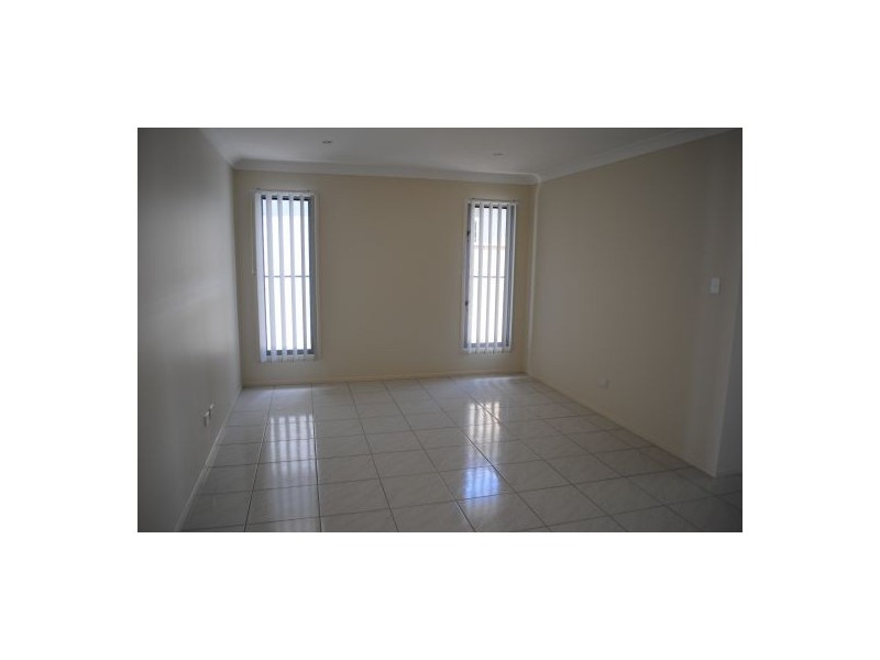 25 Riviera Crescent, North Lakes QLD 4509