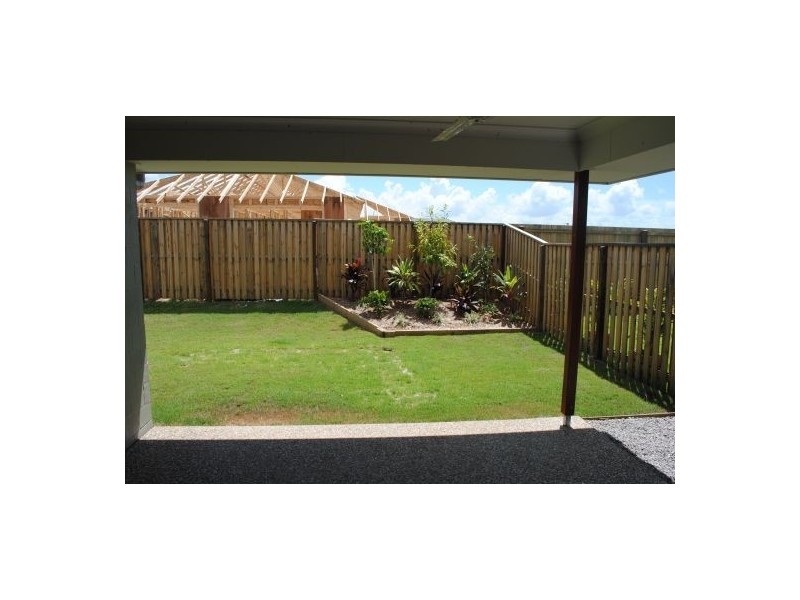 25 Riviera Crescent, North Lakes QLD 4509