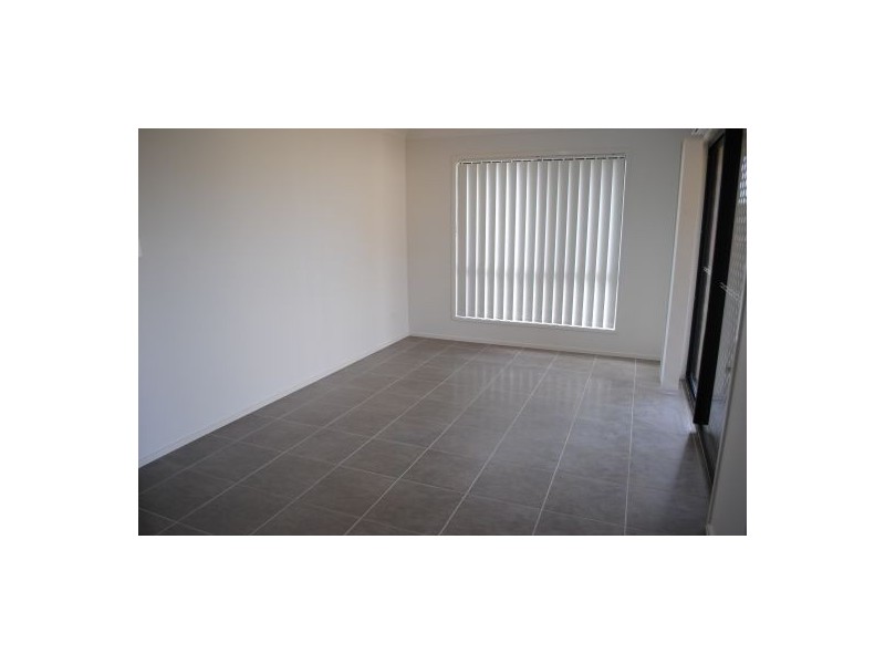 10 Triumph Street, North Lakes QLD 4509