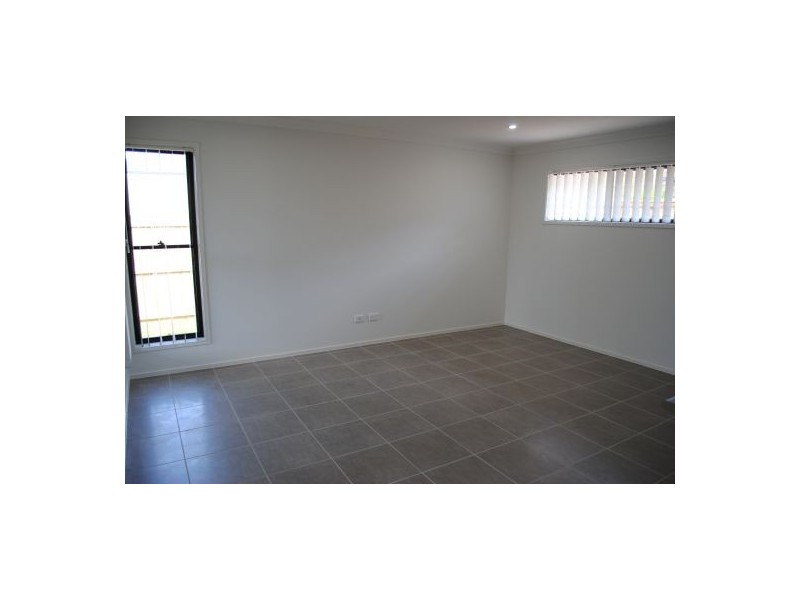 10 Triumph Street, North Lakes QLD 4509