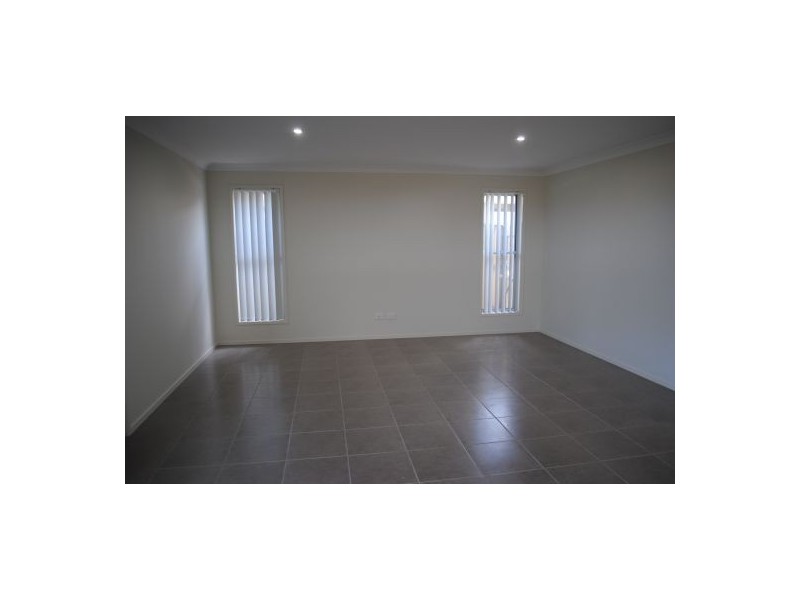 2 Petronas Street, North Lakes QLD 4509