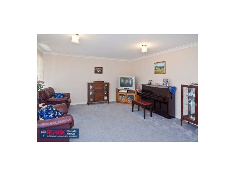 6 Weeroona Ave, Beachmere QLD 4510