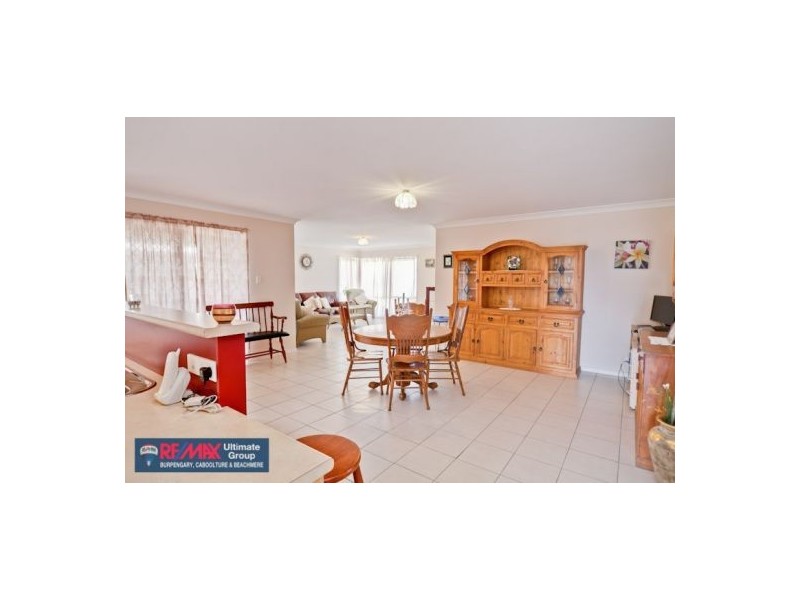 6 Weeroona Ave, Beachmere QLD 4510