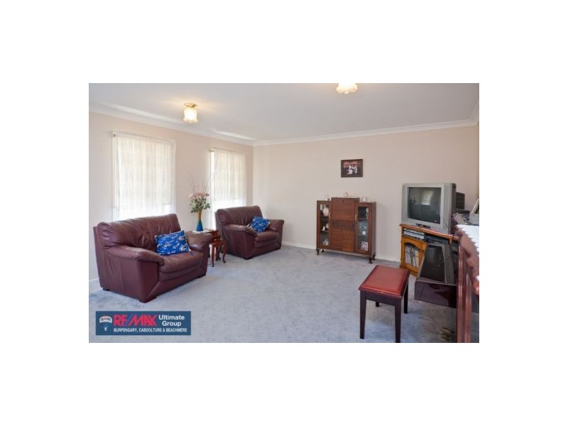 6 Weeroona Ave, Beachmere QLD 4510