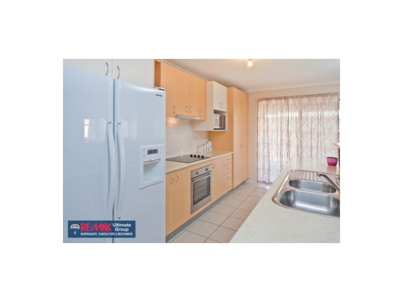 6 Weeroona Ave, Beachmere QLD 4510