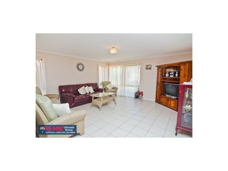 6 Weeroona Ave, Beachmere QLD 4510