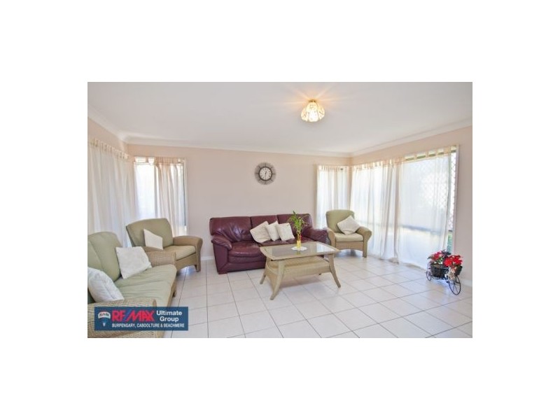 6 Weeroona Ave, Beachmere QLD 4510