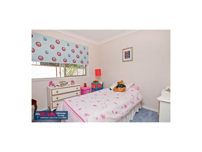 6 Weeroona Ave, Beachmere QLD 4510