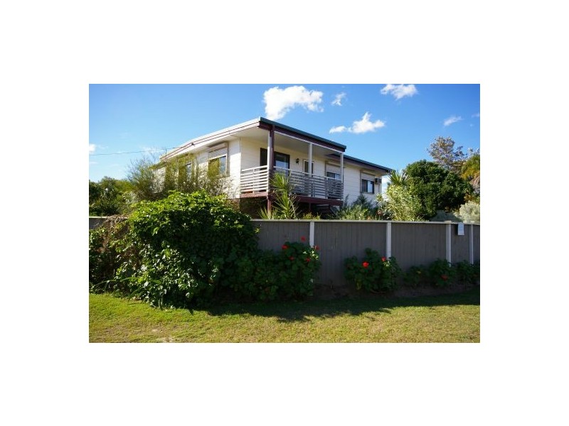 9 Fiona Street, Beachmere QLD 4510