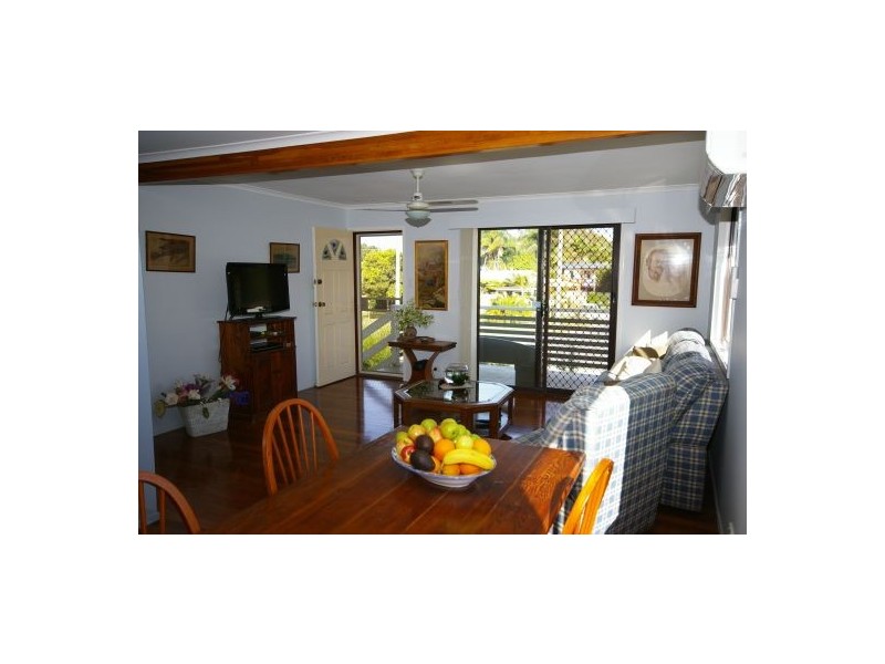 9 Fiona Street, Beachmere QLD 4510