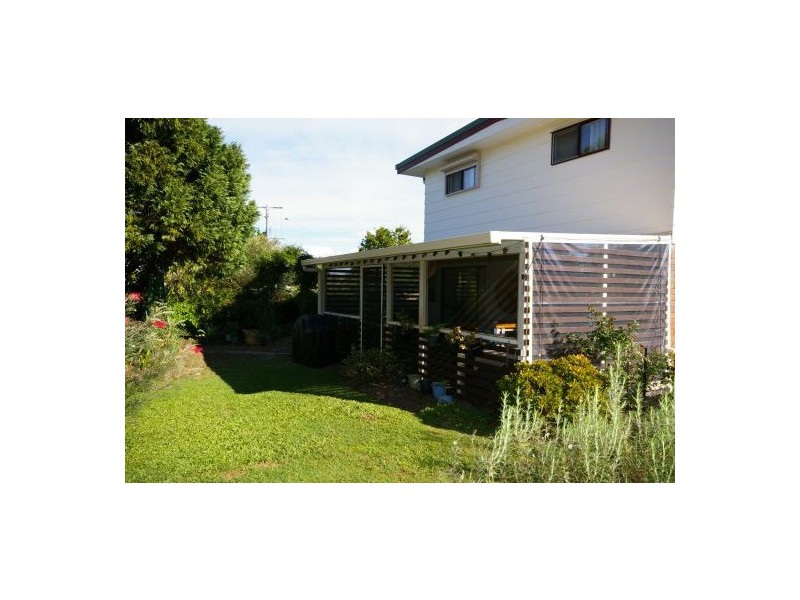 9 Fiona Street, Beachmere QLD 4510