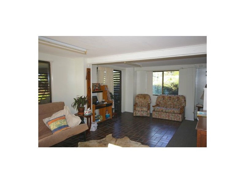 9 Fiona Street, Beachmere QLD 4510