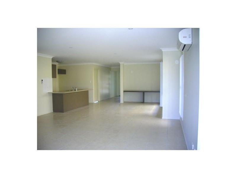 28 Nina Crescent, North Lakes QLD 4509