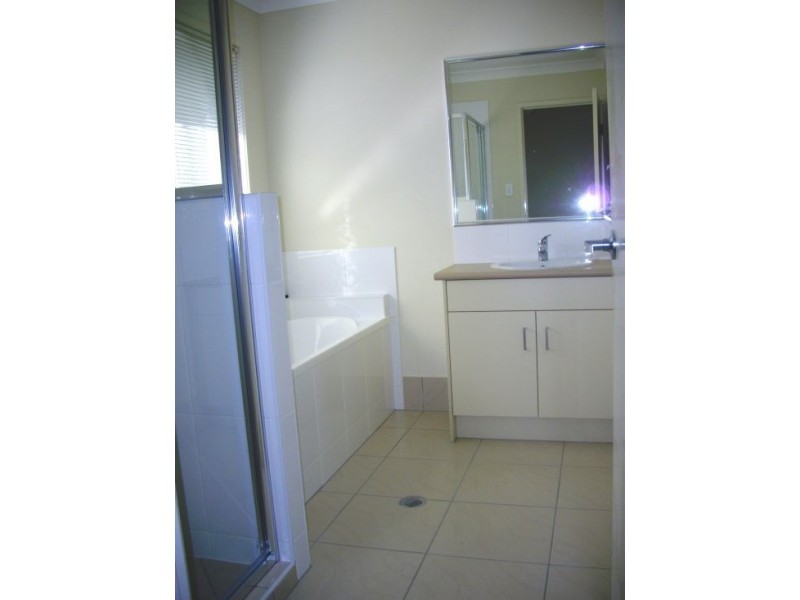 28 Nina Crescent, North Lakes QLD 4509